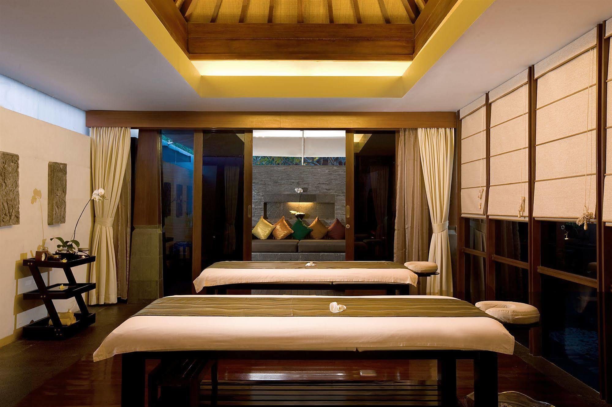 The Kayana Villa Seminyak  Luaran gambar